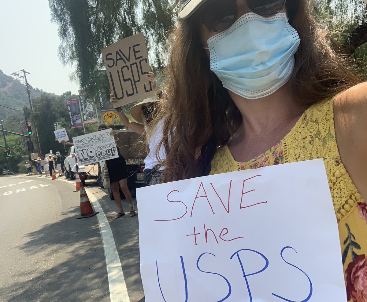 fergusjulie1's tweet image. Happening now in Topanga, CA #SaveThePostOffice #USPSprotests @MoveOn @waltshaub