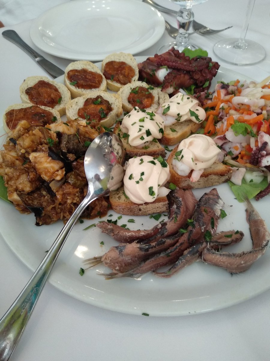 🦐🦞🍸🍴😋