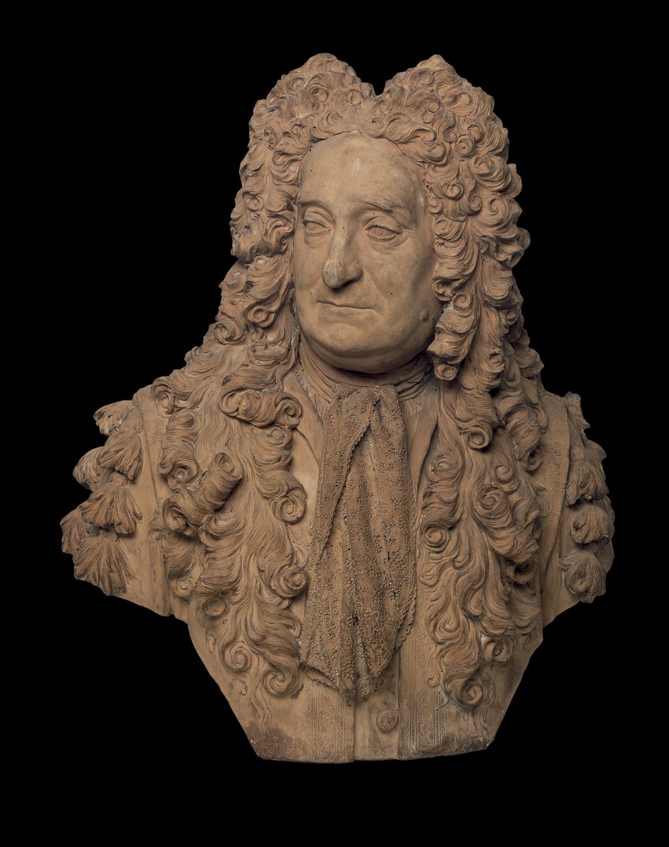 britishmuseum's tweet image. This bust depicts Sir Hans Sloane, who bequeathed his collection to the nation in 1753. The collection of objects, books, and natural history specimens became the foundation of the British Museum. 

More 👇 ow.ly/jNAy30r5HTo