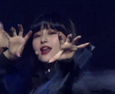 this is just going to be an on-going thread of siyeon doing THAT in BOCA because i need it 