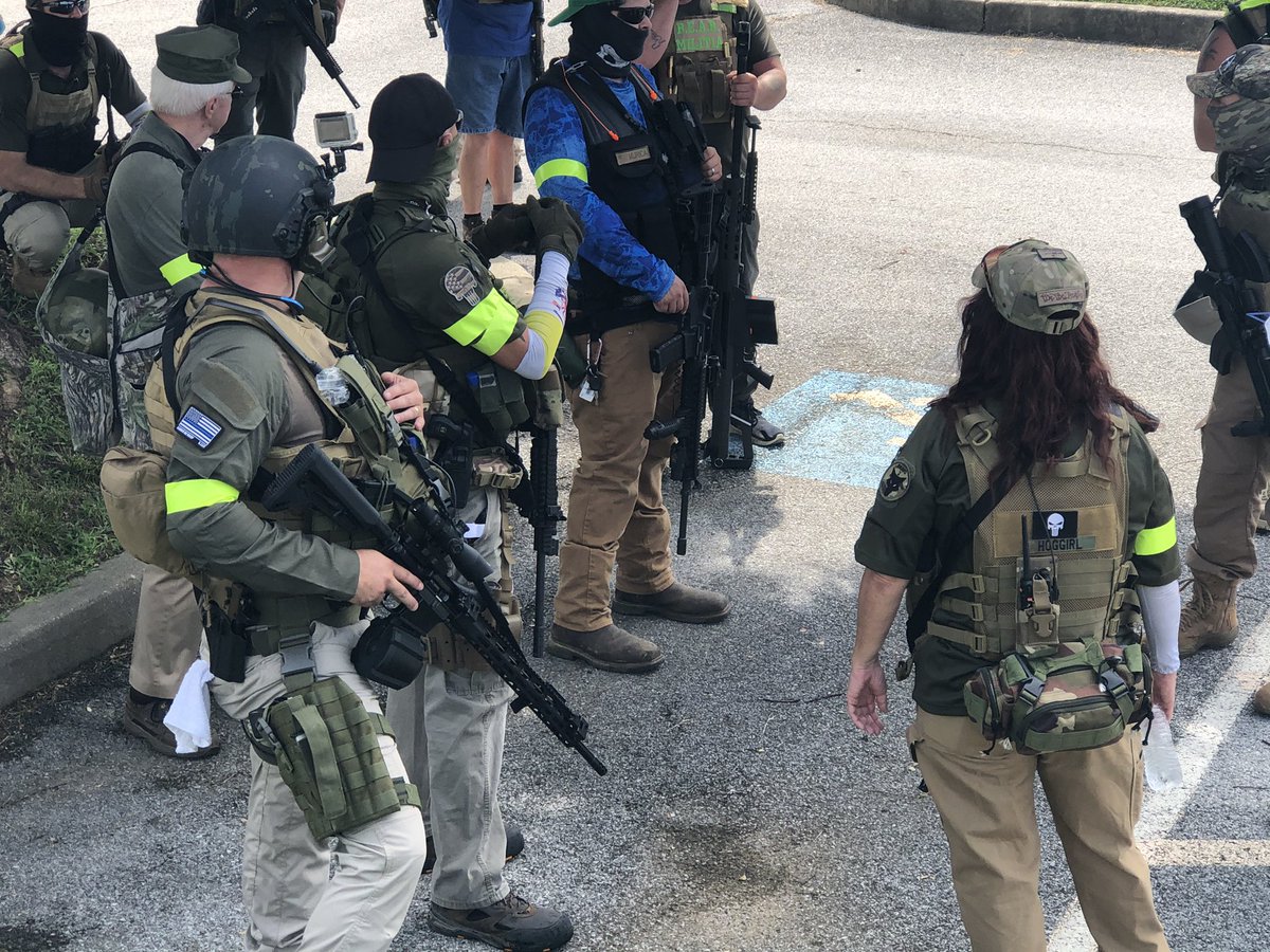 Right now: as a sort of street convention called  #BreonnaCon for  #BreonnaTaylor takes place in Louisville, KY, III% militia groups are gathering in the area.I’ll be doing my best to document them throughout the day, particularly their interactions with BLM and law enforcement.