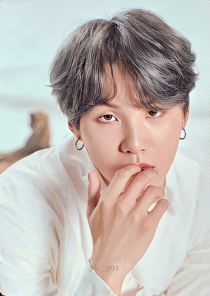 Yoongi putting models to shame; a thread