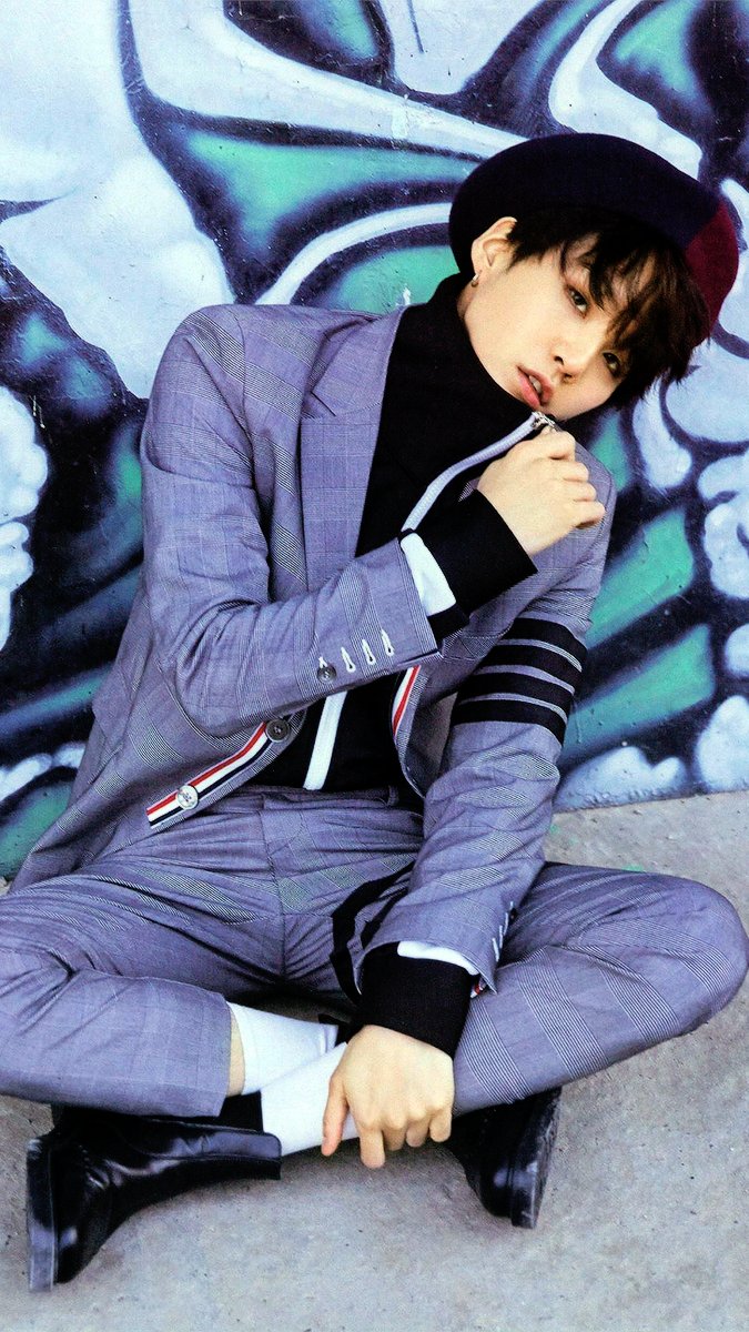 Yoongi putting models to shame; a thread