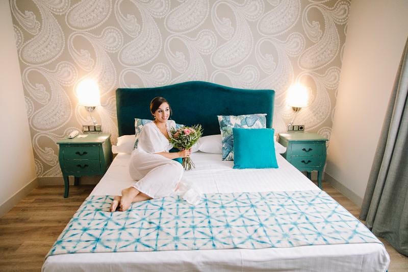 FincaSolimpar's tweet photo. Nuestra suite el mejor escenario para que comiencen los preparativos.... esos momentos tan especiales! 
.
👰🏼@hijosdelmar
📸@beatrizvelafotografia 
.
#fotosdeboda #fotografodebodas  #fincasolimpar #solimpar #fincabodas #fincabodasmadrid #fincabodasleganes #bodas2021 https://t.co/bln0AsiNX5