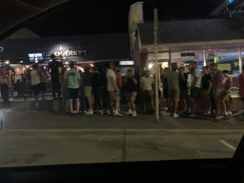 dannylockard's tweet photo. These pics were taken last night near @northerniowa (UNI). Iowa and Cedar Falls in general need a mask mandate. You see what is going on here @KimReynoldsIA ?? https://t.co/7FT83nIyY8