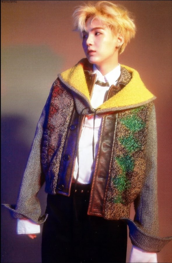 Yoongi putting models to shame; a thread