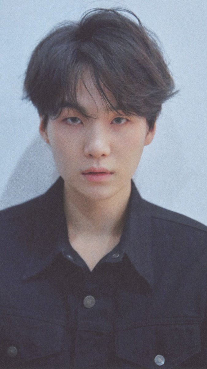 Yoongi putting models to shame; a thread