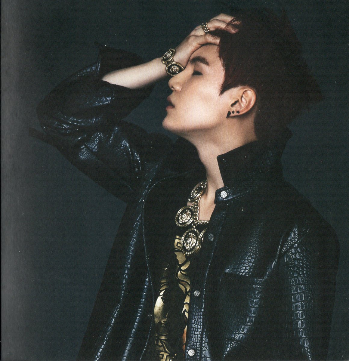 Yoongi putting models to shame; a thread