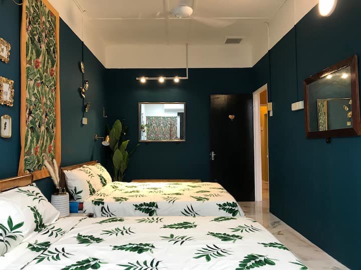 Eleph @ Station 18 (RM124/night)hello rumah, why you so cute? every corner in this house is instagram worthy, posing kat memana tetap cantik - 2 queen beds- Aircond & bed sheet- Towels, soap & toilet paper- Sharing living areaMore details: https://www.airbnb.com/rooms/29147543?source_impression_id=p3_1598112748_DTBmqfEaKX8O3%2Fif&guests=4&adults=4