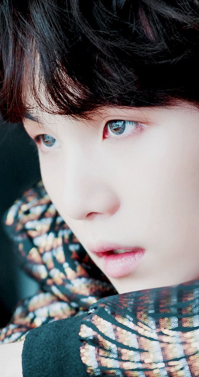 Yoongi putting models to shame; a thread