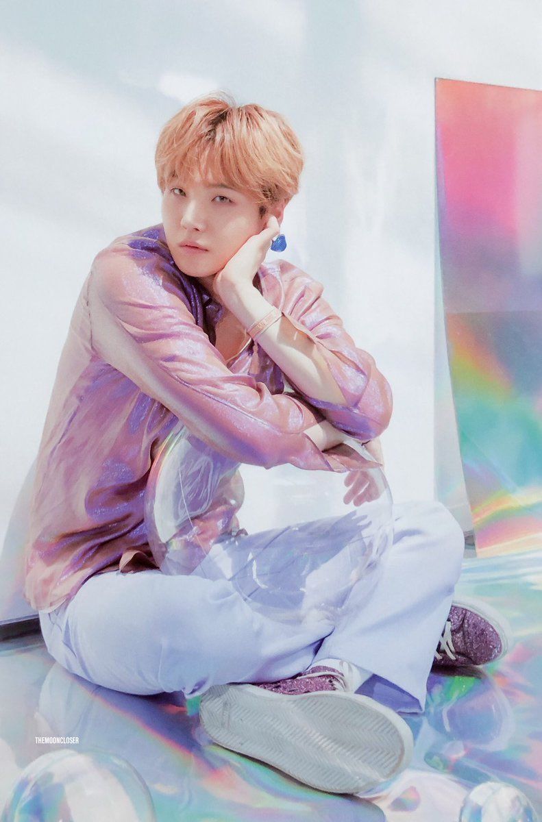 Yoongi putting models to shame; a thread