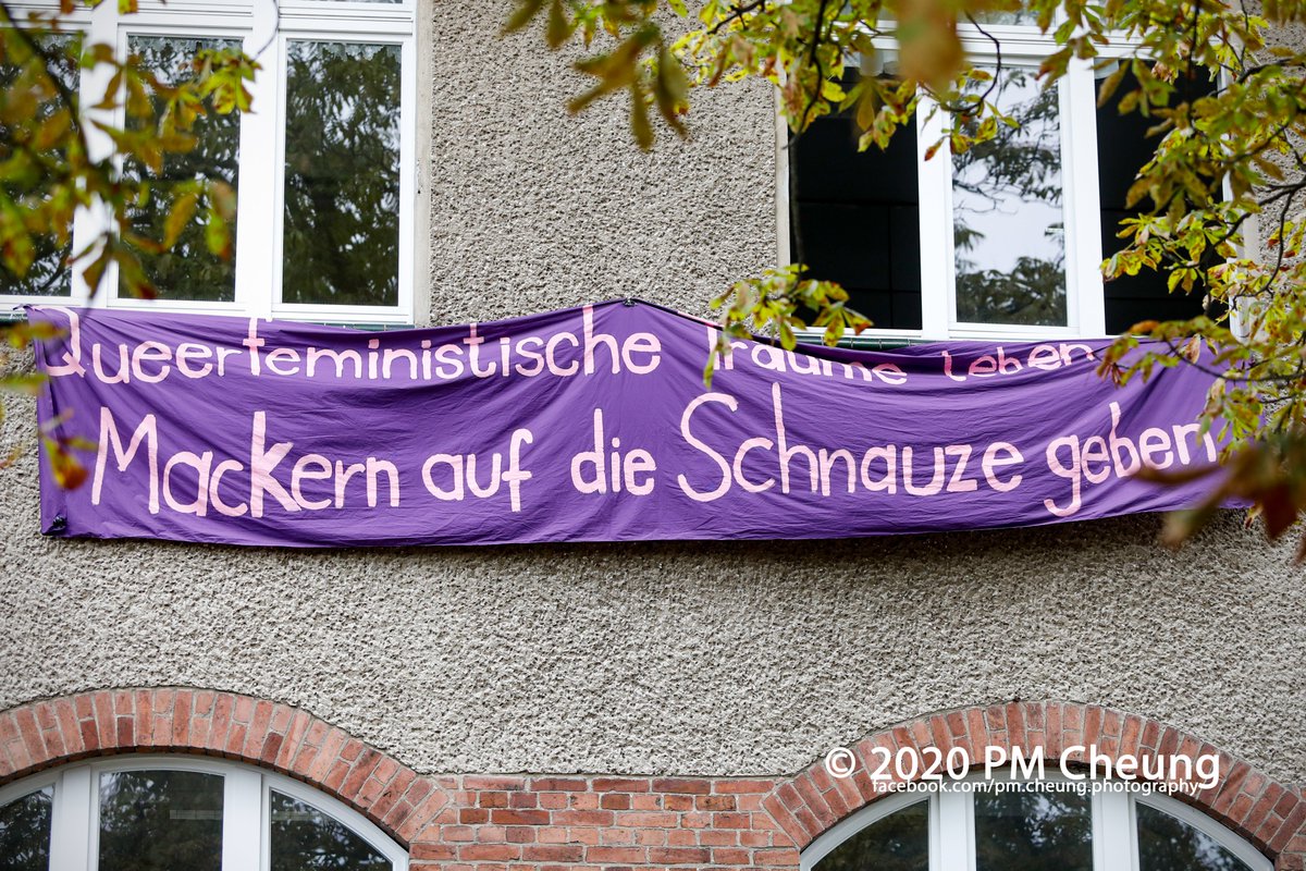 pm_cheung's tweet image. Hier die Bilder von der Besetzung der leerstehenden alten Musikschule in der Friedrichshagener Str. 8P in #Berlin-Köpenick: flickr.com/photos/pm_cheu…

UPDATE: 
Gegen 18.00 Uhr begann die Polizei mit der Räumung. Diese dauern aktuell noch an.

#b2208 #besetzen #muse8 #jugendbesetzt