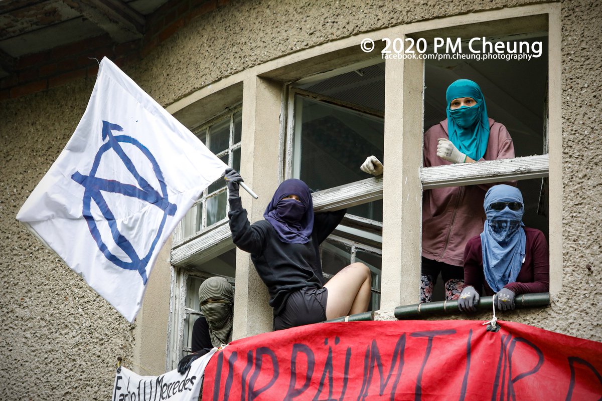 pm_cheung's tweet image. Hier die Bilder von der Besetzung der leerstehenden alten Musikschule in der Friedrichshagener Str. 8P in #Berlin-Köpenick: flickr.com/photos/pm_cheu…

UPDATE: 
Gegen 18.00 Uhr begann die Polizei mit der Räumung. Diese dauern aktuell noch an.

#b2208 #besetzen #muse8 #jugendbesetzt