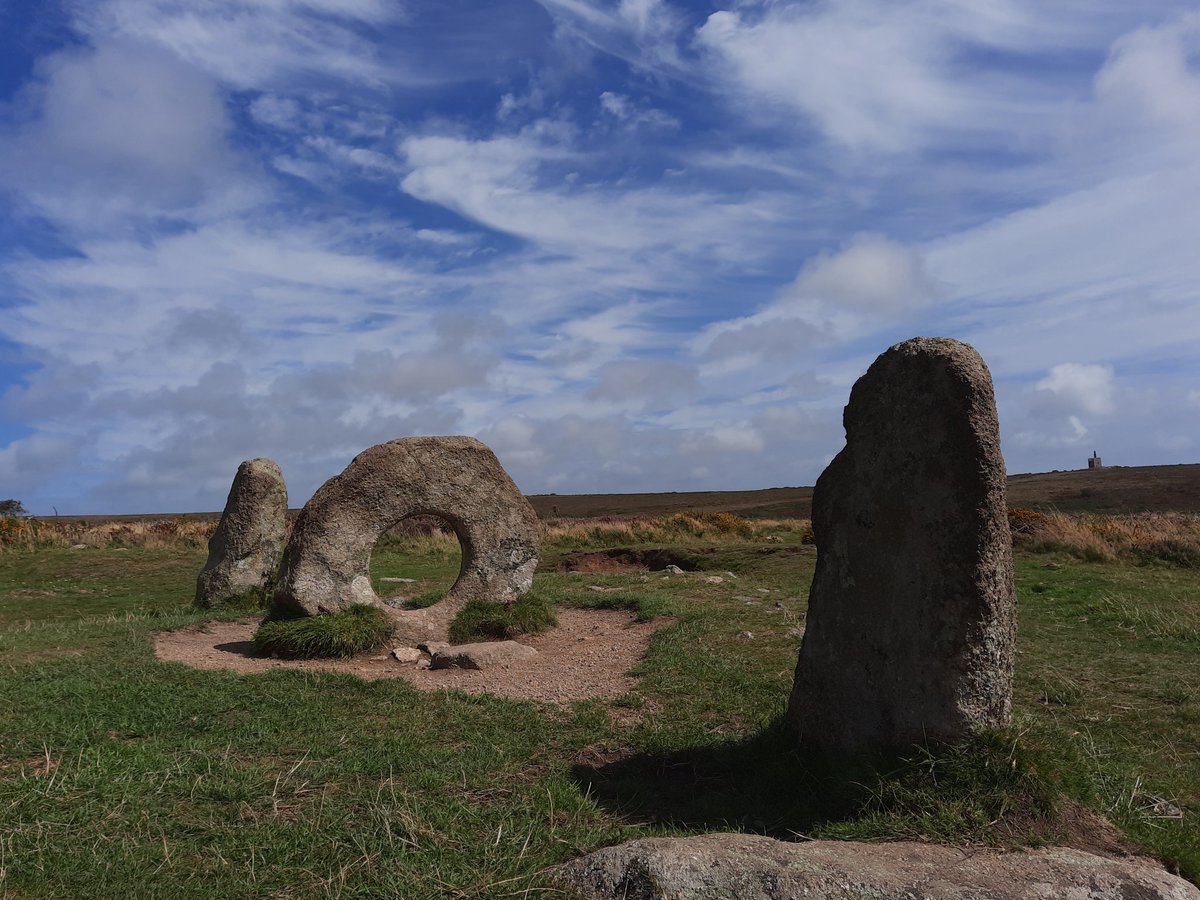 Hadn't been out Zennor way since lockdown but a tweet from  @LeeJPalmer yesterday spurred me into action. That bit of moorland is really special. Mên ScryfaThe Mên-an-tolView towards the Atlantic Ocean from Carn Galva. #PrehistoryOfPenwith