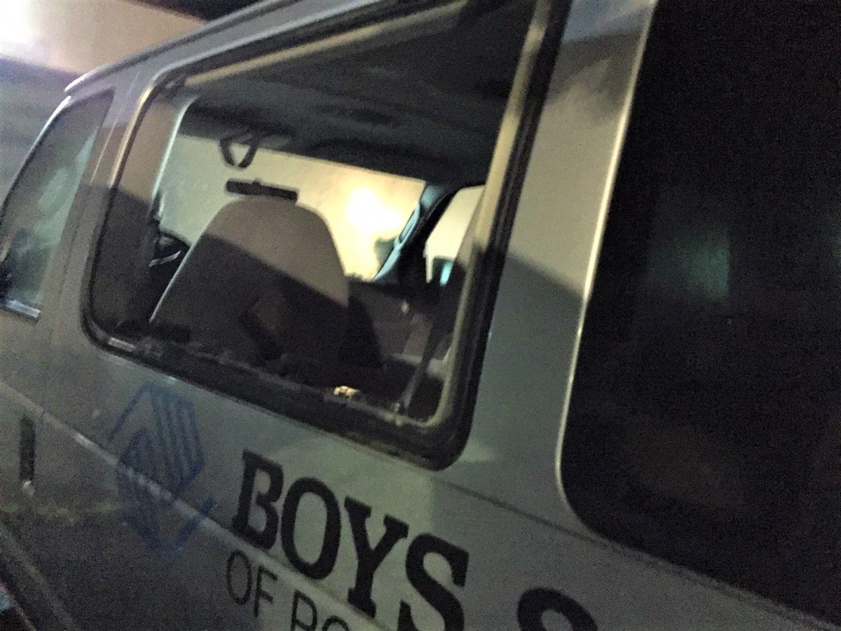 Overnight on 21–22 Aug. (day 87), hundreds of  #antifa rioters attacked the Portland Police north precinct. They smashed up police vehicles using rocks & spikes. They threw feces, paint & eggs. Antifa also smashed windows on the Boys & Girls club van.  https://www.portlandoregon.gov/police/news/read.cfm?id=261123