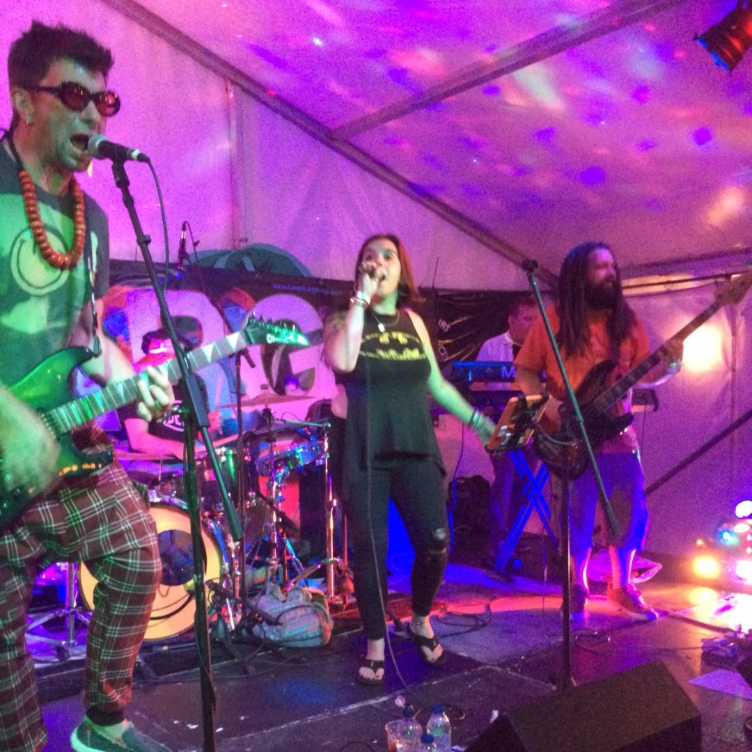 large90s's tweet photo. #large #large90s #large90sband #live90sband #liveband #eastsussex #90scovers #90sdance #90sTechno #90shouse #rave #avitlarge #letsavit #sussex #sussexband #functionband #festivalband #partyband https://t.co/YYytmkm1zU