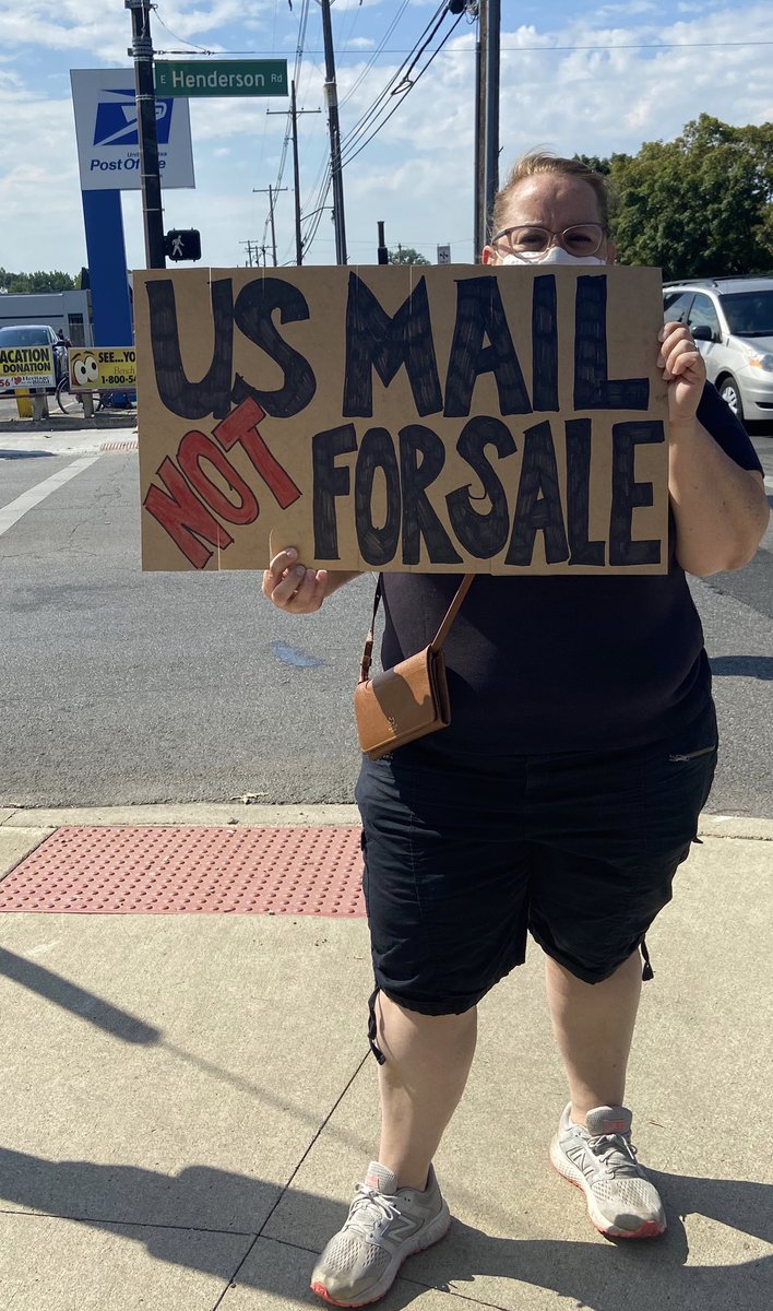 julianna01's tweet image. #USPSProtests @MoveOn #BidenHarris2020 #Vote2020