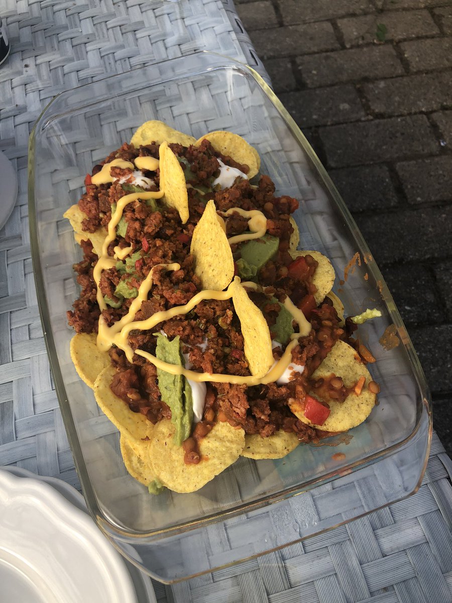 Maar toch, zo zwaar heeft mijn vriend het niet bij mij hoor 😋 vegan chilinachos mmmjummie