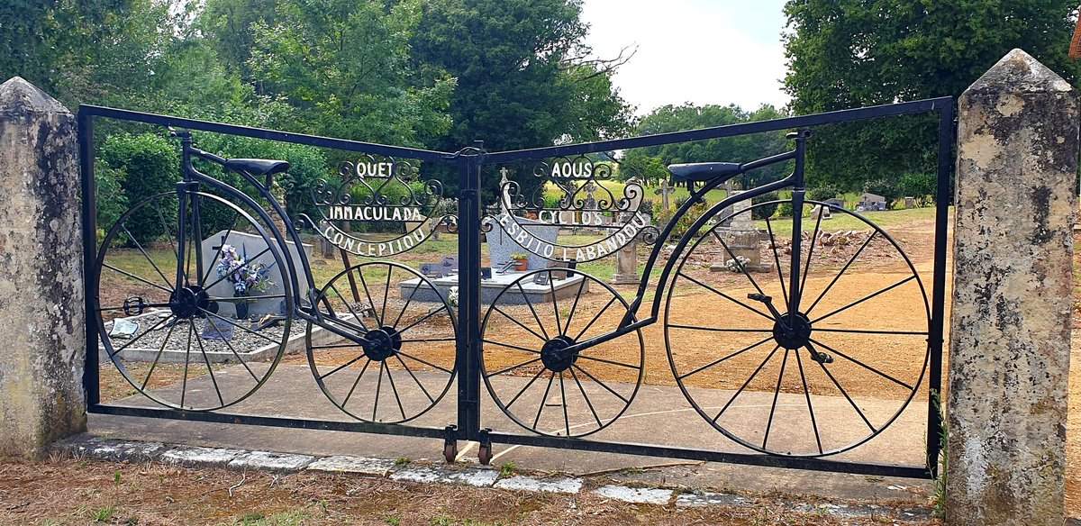 Cessonsdycroire's tweet photo. Chapelle NDame des cyclistes
#LaBastidedArmagnac
#Landes https://t.co/wVZAIOwC8P
