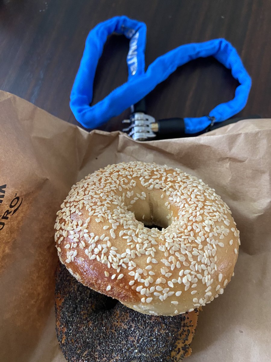 A terrific morning’s walk to  @BullfrogBagels and  @CityBikesDC - nothing nicer than  #bagelsandlocks