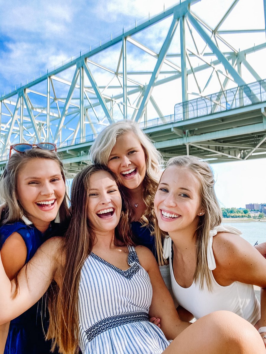EKU_ChiOmega's tweet image. Smiling so big because recruitment begins in just F O U R days 🦋

⇢ Registration ends the 25th! Click the link below to get signed up today!! #gogreek #gochio 
enroll.icsrecruiter.com/pan/ekenun#/en…