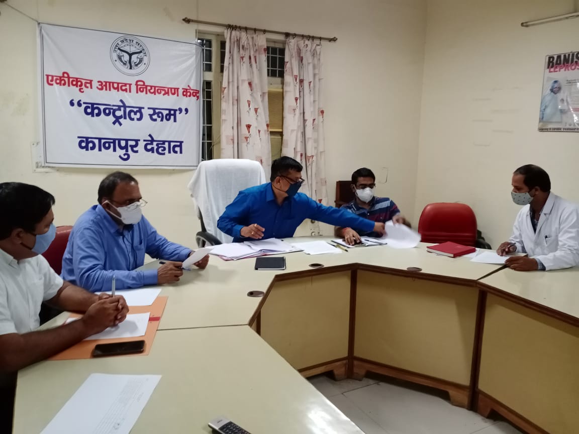 DMKanpurDehat's tweet photo. माननीय मुख्यमंत्री जी के निर्देश के क्रम में सीएमओ और कमांड सेंटर के सभी जिम्मेदार अधिकारियों के साथ आज रात बैठक की गई......
@CMOfficeUP 
@UPGovt 
@ChiefSecyUP 
@InfoDeptUP 
@pankajverma27 https://t.co/PpQYMEabCO