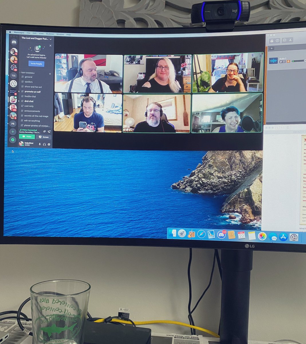 Loot and Dagger downs a healing potion and gets up with 1hp. Recording again!