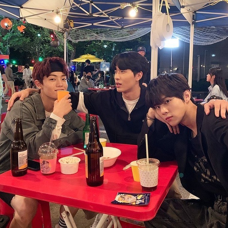 JR_Subs's tweet photo. RUS SUB / #TWENTYTWENTY

Перевод 3го эпизода дорамы "Twenty Twenty" с участием Ким Усока и Чана из A.C.E. ☺️
▶️https://t.co/btCi5j1Gn6
Приятного просмотра💗

#Twenty_Twenty #KimWooSeok #WooSeok #김우석 #UP10TION #업텐션 #X1 #엑스원 #ACE  #에이스 #KangYuChan #Chan #찬 https://t.co/jhR87G4gCM