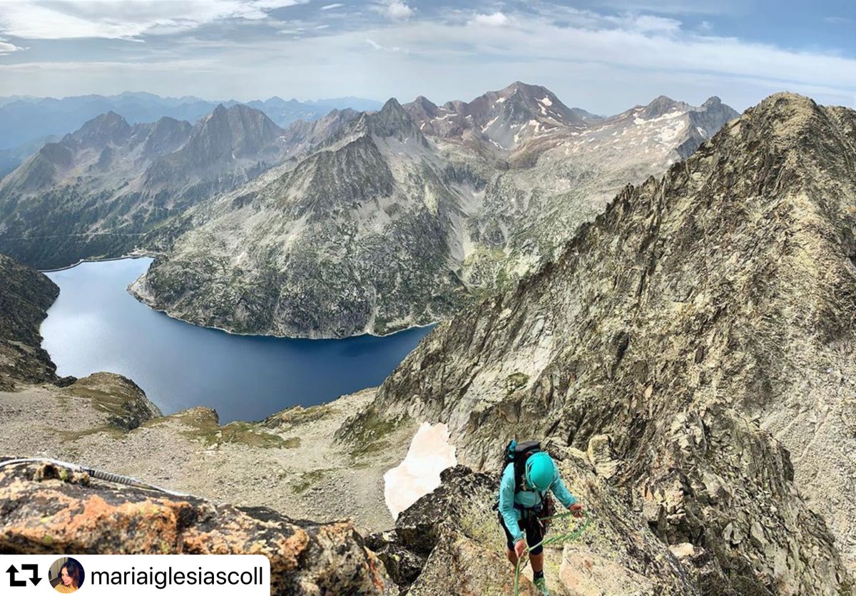 BasurdeEditions's tweet photo. ⚡️Aventura del día⚡️Adventure of the day⚡️
.
néouvielle ✨ - Photo by @mariaiglesiascoll 🎉 Enhorabuena!
.
#BeAdventurer #massifduneouvielle #lacducaplong #caplong #granite #viallarga #climbing #climb #alpinisme #alpinism #mountains #mountain #muntanya #climbinggirls https://t.co/UZXFOXvYqs