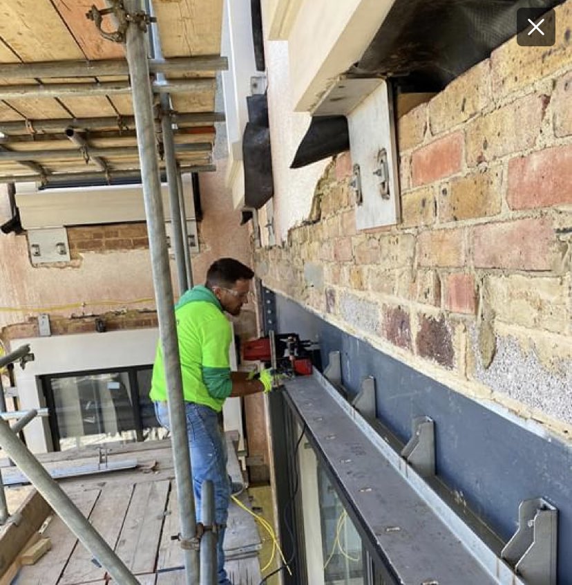 StoneworksL's tweet image. Esher-Last stones on this luxury property for London stoneworks.