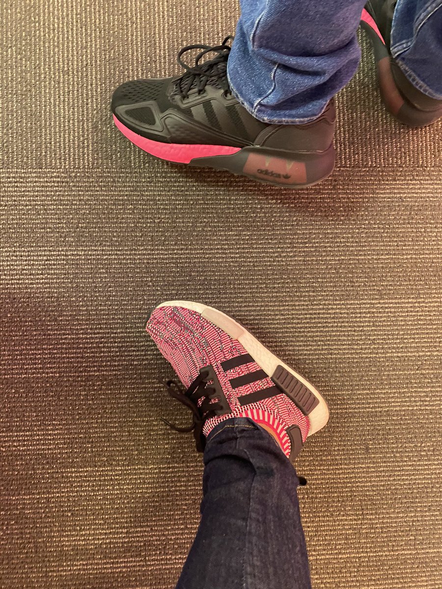 our manager flexin his new #TMobileKicks 👟 🔥 <a href="/adidas/">adidas</a> for the feet today. #MagentaSneakerheads #KOTD #WDYWT