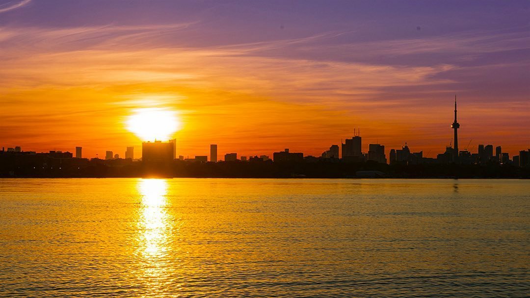 ProLabCanada's tweet photo. The #Toronto #skyline sure is beautiful! Love this shot? Send a DM to photographer @vinod_nanduri about ordering prints! 📷: @vinod_nanduri #torontophotographer #exploretoronto #ProLabCanada https://t.co/se5OZt4zIl