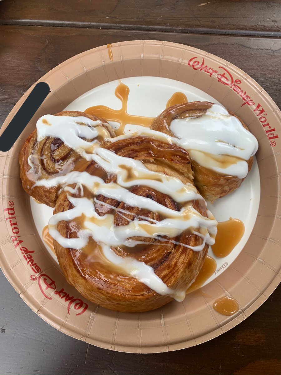 disney4you's tweet photo. Obsessed with the giant cinnamon roll from Creature Comforrts in AK! It’s big and easy to share, and is seriously SO good!!! 10/10 always! #disney4you https://t.co/VSsBG2pMEh