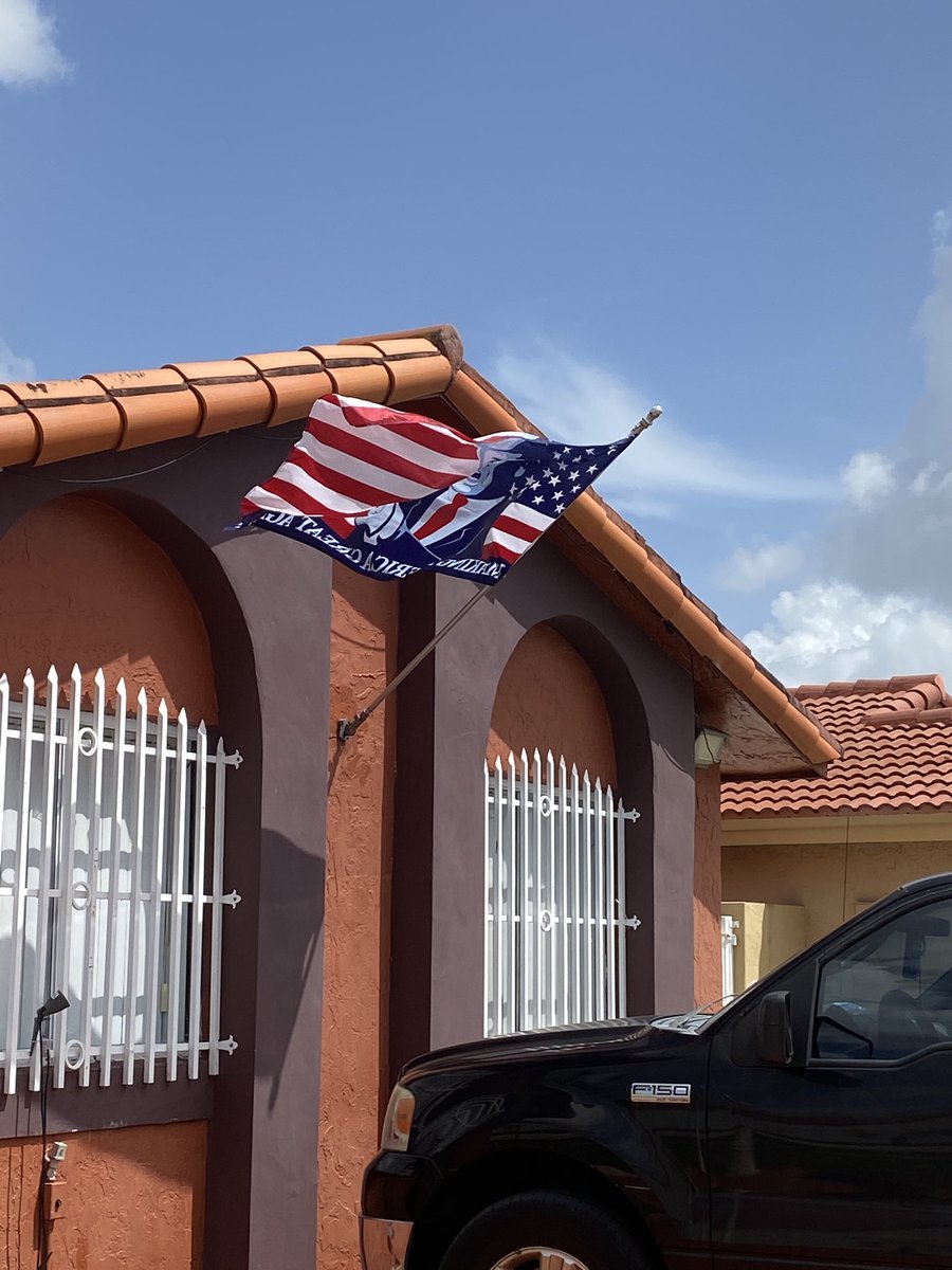rpof_DanTheMan's tweet photo. #CAT5Cavalry #KAG #LeadRight2020 #KAG2020 #LeadRight #GOP #TrumpVictory #TrumpVictory2020 #Florida #Region11 #Turf155 #RPOF #MAGA #KeepAmericaGreat #FLvictory #MiamiDade #TVLI #NTL #Phones #driving https://t.co/KRQabSeXtN