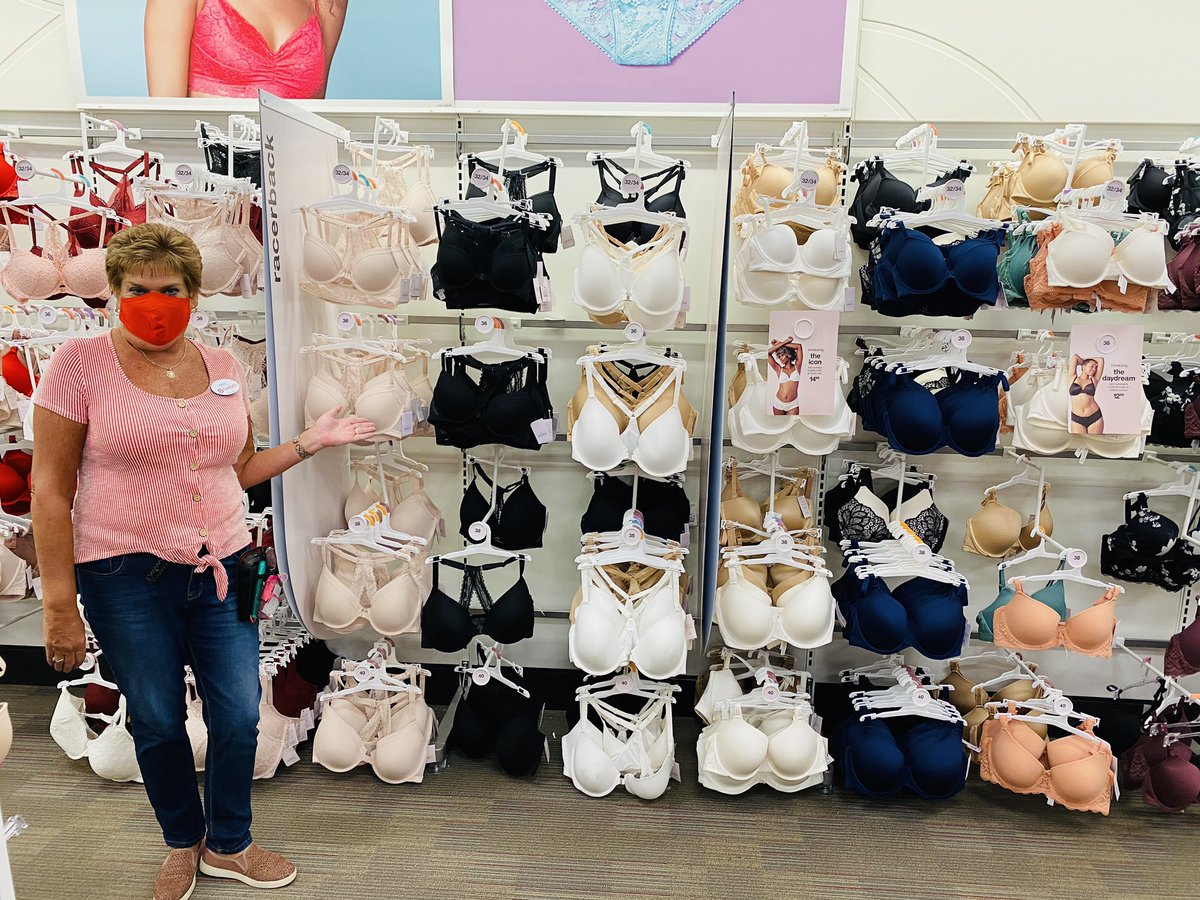 retailLdr_josh's tweet photo. Recognizing some of our ROCKSTAR 🤩 Style Consultants in D470!!! Our leaders shifted focus to standards training during a light workload week and the team crushed it! Looking forward to some amazing comp results out of this weekend!
👖👕👗🎒 #teamtarget #BackToSchool #D470 https://t.co/5JG9SON4mp