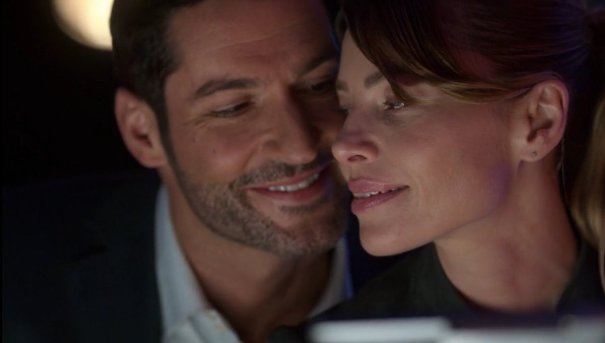 danielapipino's tweet photo. Noi non siamo normali, siamo noi e siamo incredibili... Non mi riprendo più 😍😍😍
#Deckerstar
#LuciferSeason5 https://t.co/R5ifAYt1eY