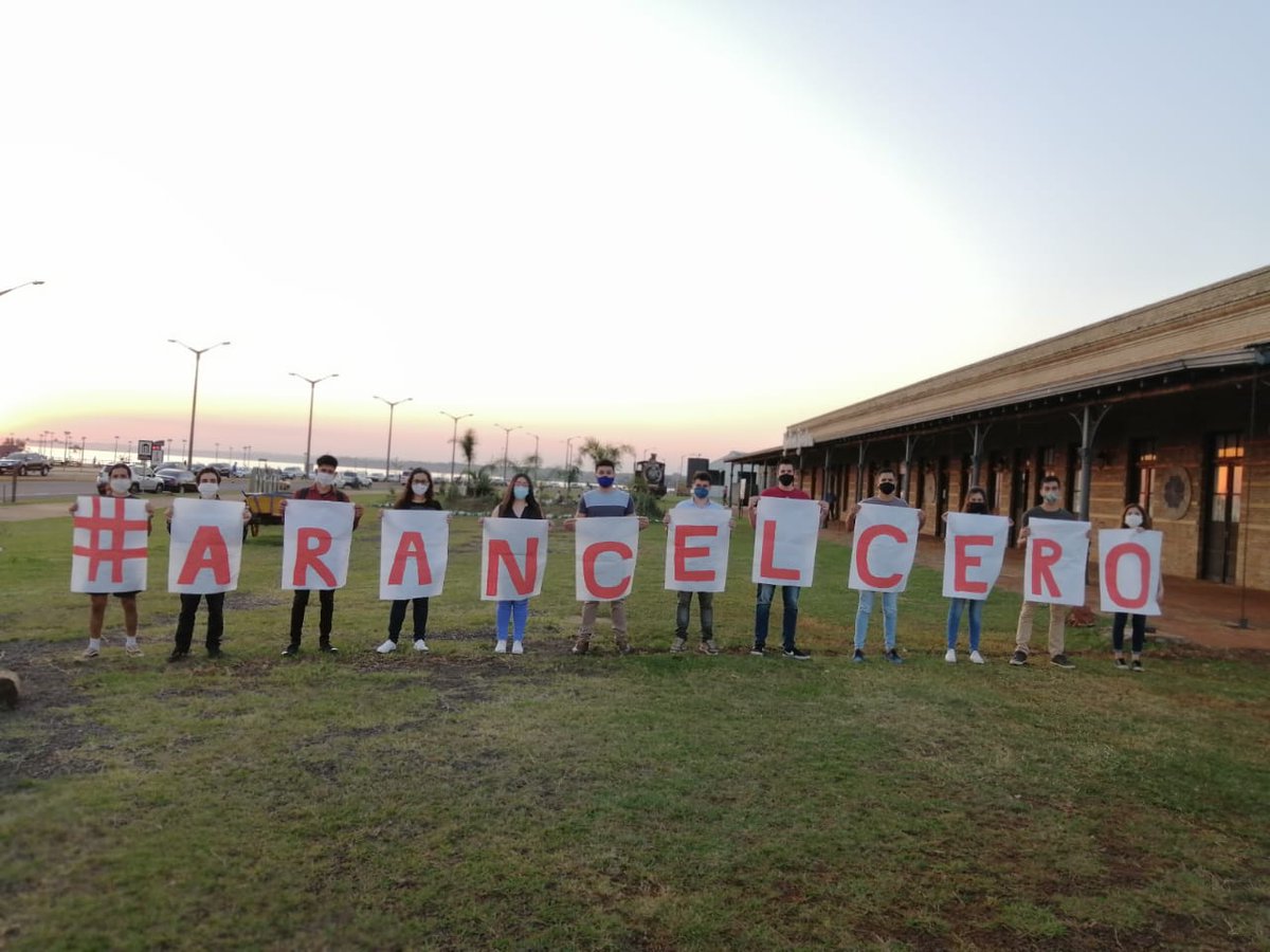 Querido joven, sumate que estamos haciendo historia 🙌🏻
Por todos aquellos que desean acceder a la educación terciaria y no pueden por la barrera económica, pedimos #ArancelCeroUniversal y #QueSeaPermanente