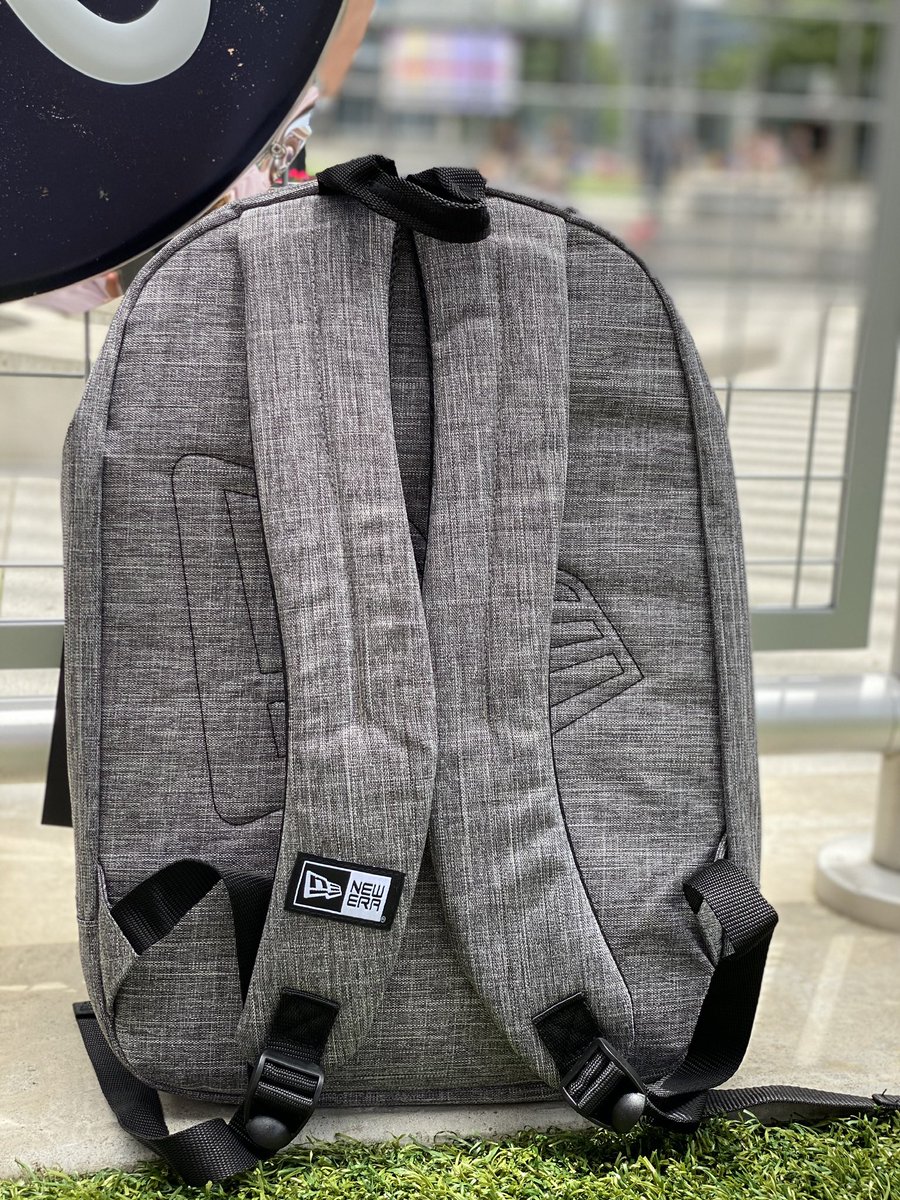 BravesRetail's tweet image. Showing a little love on Hank Aaron Weekend...we’re giving away a @NewEraCap backpack with the feather logo to a lucky follower!

RT for your chance to win!