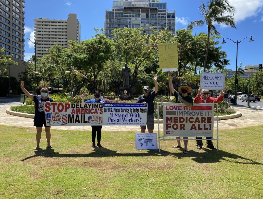 Honolulu, Hawaii standing up for  #MedicareForAll and  #SaveThePostalService!  @APWUnational and its 330,000 postal workers support  #MedicareForAll and we support them!
