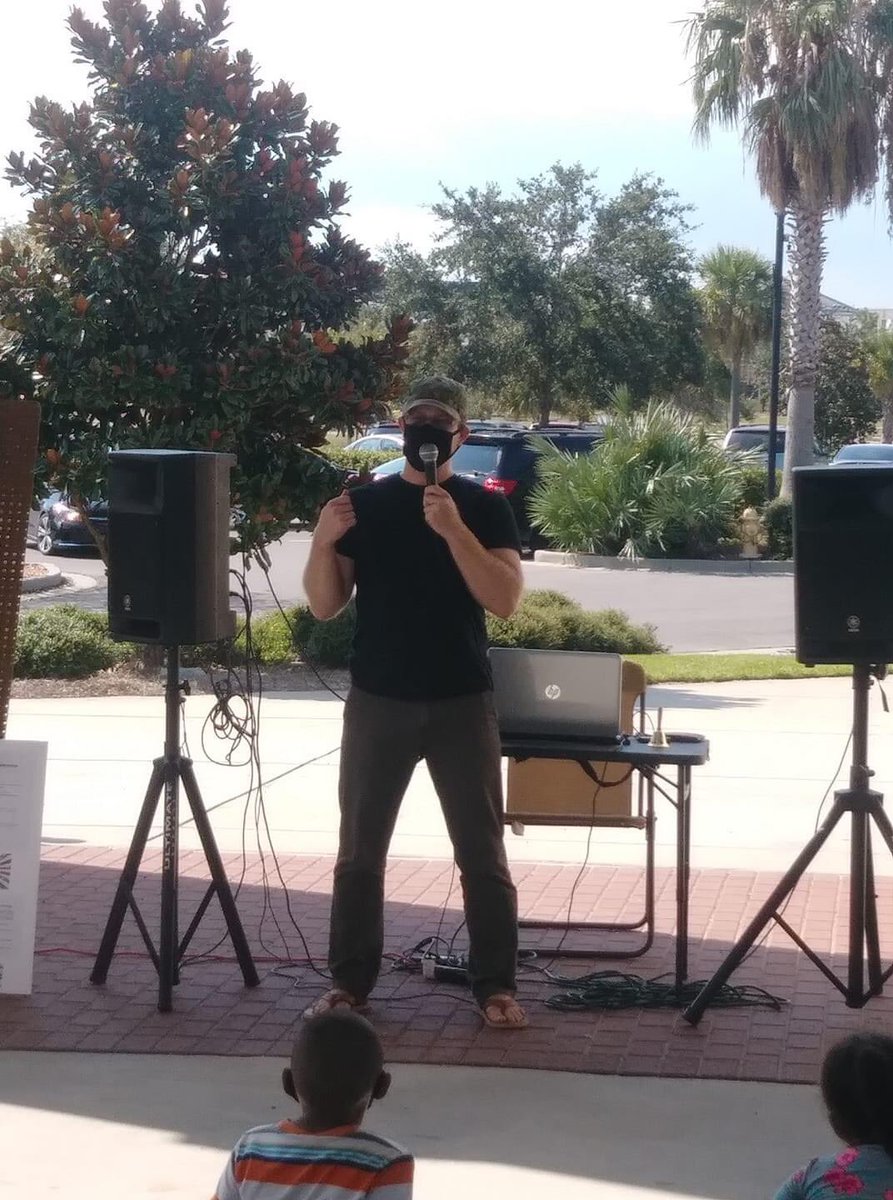 From our mutual aid harvest to direct action at the @tatereeves gated community to speaking up for incarcerated folks at National Day of Freedom & Justice hosted by The Parchman Project - @MississippiRise @PrisonReformMS showed up today 🖤❤️✊🏿✊🏽✊🏻

A better world is possible.