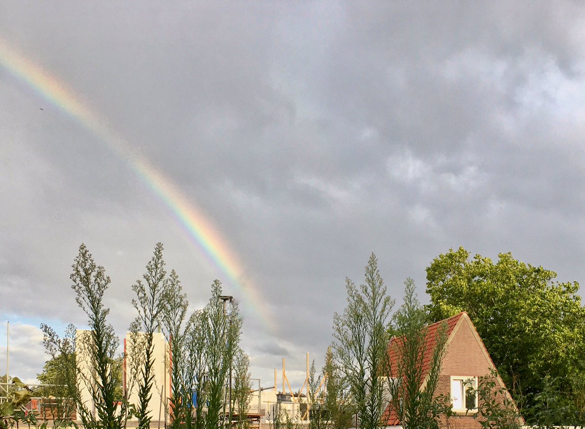 Saturday #sky 🌈 
#ROYGBIV #allthecolorsoftherainbow #rainbow #photooftheday #Tilburg
