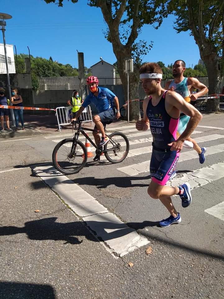 Triaspe_Aspe's tweet photo. Carmelo Selma, DÉCIMO, en el Campeonato de España de Triatlón en el grupo de edad 20-24 años que se acaba de disputar #Pontevedra. El buen ritmo y la constancia mantenida durante toda la competicion le ha llevado a conseguir el privilegio de entrar en el TOP TEN de España. https://t.co/iPyvbC0ZCf