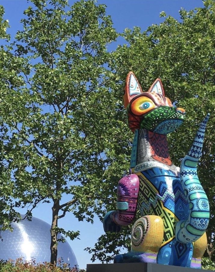 Pedro_Matar's tweet photo. Una semana más, los alebrijes oaxaqueños seguirán exhibidos en el parque de la Villette, París, Francia. 🇫🇷 
Hoy por hoy, Oaxaca es un importante referente cultural a nivel internacional. “Más Oaxaca en el mundo y más mundo en Oaxaca” @alejandromurat https://t.co/EmNfoC4P7N