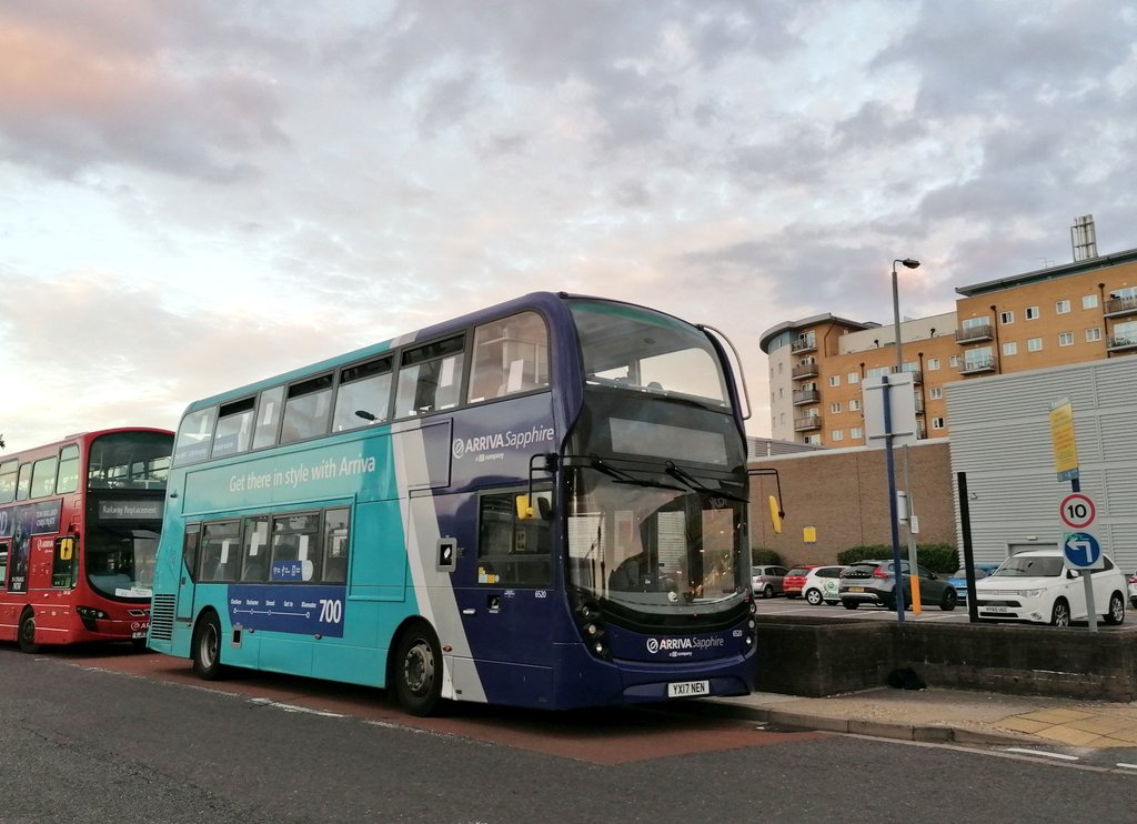 Nice to see a non-red Arriva bus in my neck of the woods in #Croydon tonight, this time a smartly presented <a href="/ADLbus/">Alexander Dennis</a> from the <a href="/ArrivaKent/">Arriva Kent</a> operation in Medway. Here on Tramlink replacement service whilst track renewal is undertaken.