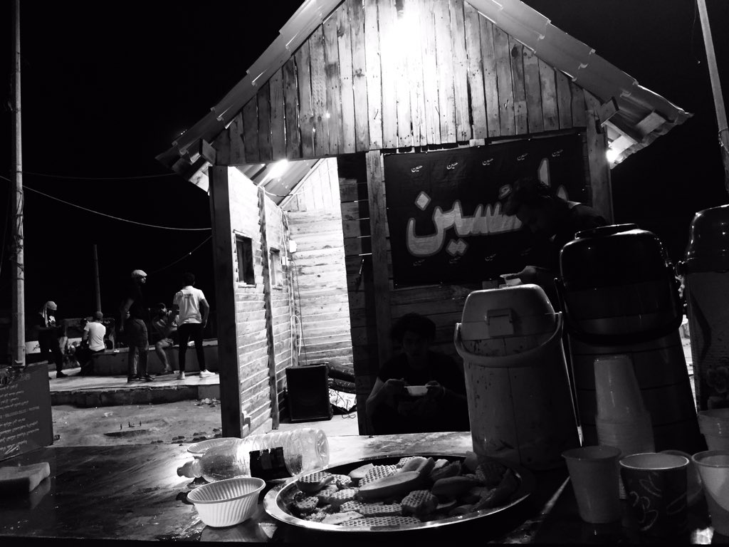 كوخ الثـورة و الخدمـة 
ساحة اعتصام البصرة