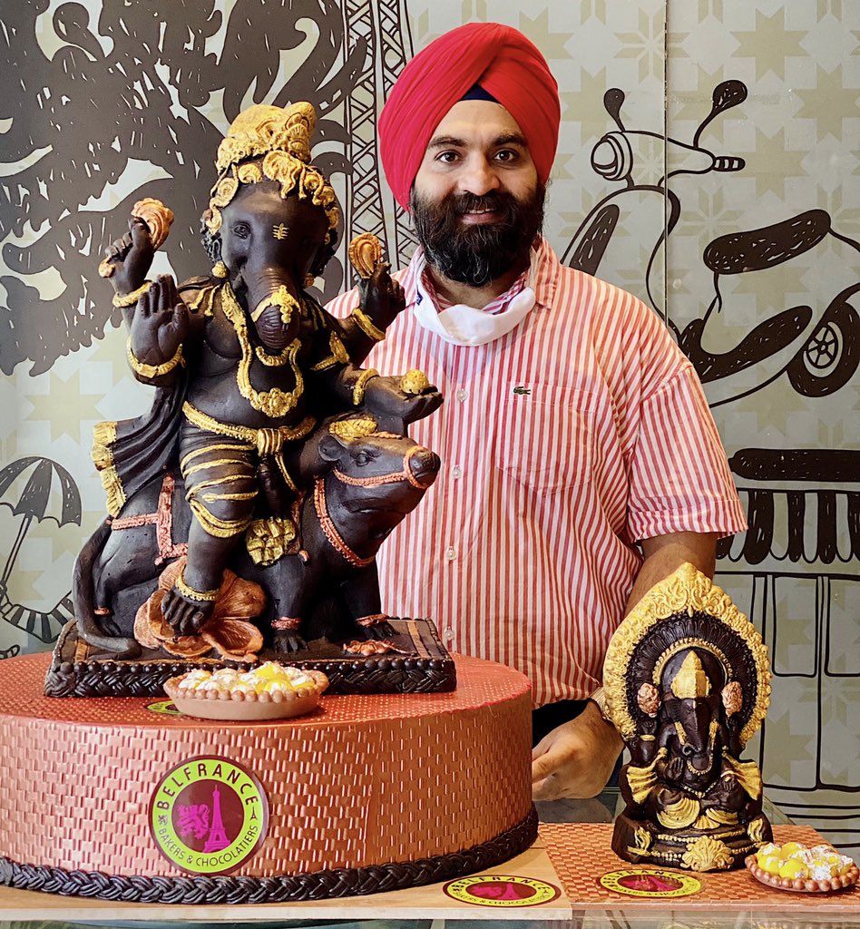 SinghLions's tweet image. This is our 5th consecutive year of making Chocolate Lord Ganesha. It took us 10 days, 10 chefs &amp;amp; 40 kgs of chocolate for the Chocolate Ganpati to be made. The intention is to inspire people to celebrate Ganesh Chaturthi in Eco-friendly ways! #GanpatiBappaMorya #GaneshaChaturthia
