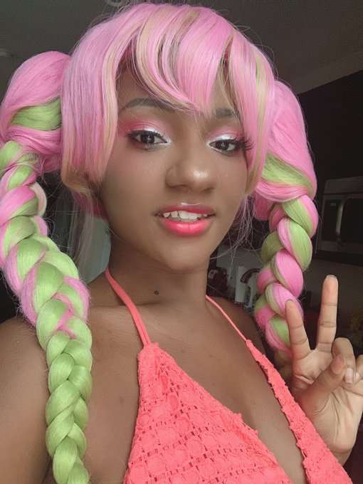 Gonna try to make an actual effort in styling a cosplay wig today. I want to tease this Mitsuri wig a<a href="/tag/cosplay"class="tags"><span>#cosplay</span></a><a href="/tag/demonslayer"class="tags"><span>#demonslayer</span></a><a href="/tag/cosplayersunder1k"class="tags"><span>#cosplayersunder1k</span></a>