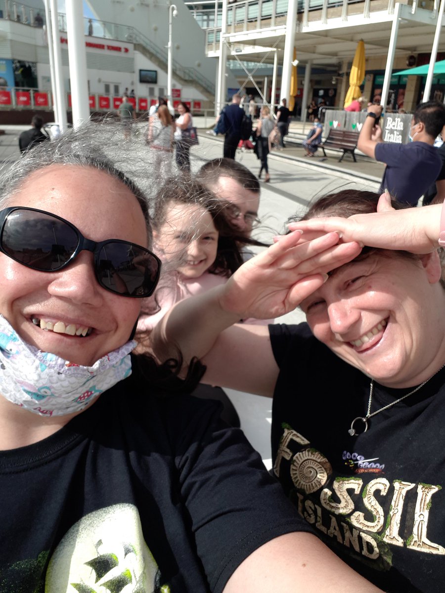 twinklemilton's tweet photo. This year has been so shit. So many plans cancelled . It's the longest we've not seen each other in the 6 years since we met but today smiles all over #happyface #Runefam https://t.co/csvNNy9HM6
