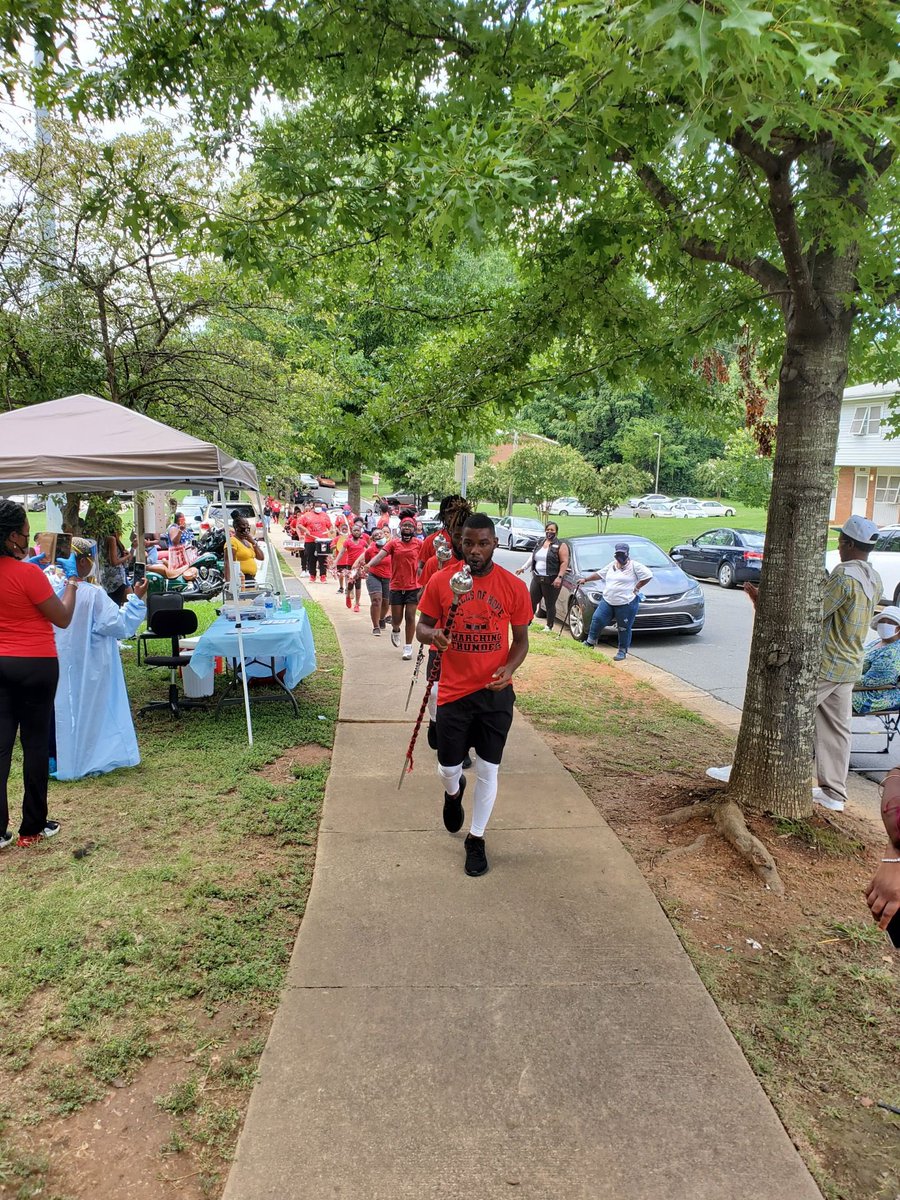 HillsDruid's tweet photo. The Anthony Hamilton Foundation and Supporters provided Essential supplies for the Dillehay Community. Druid Hills Academy is one step closer to strengthening the needed foundations to be successful in all areas. That foundation is Parent  and Community Engagement https://t.co/NhsE5coAbF