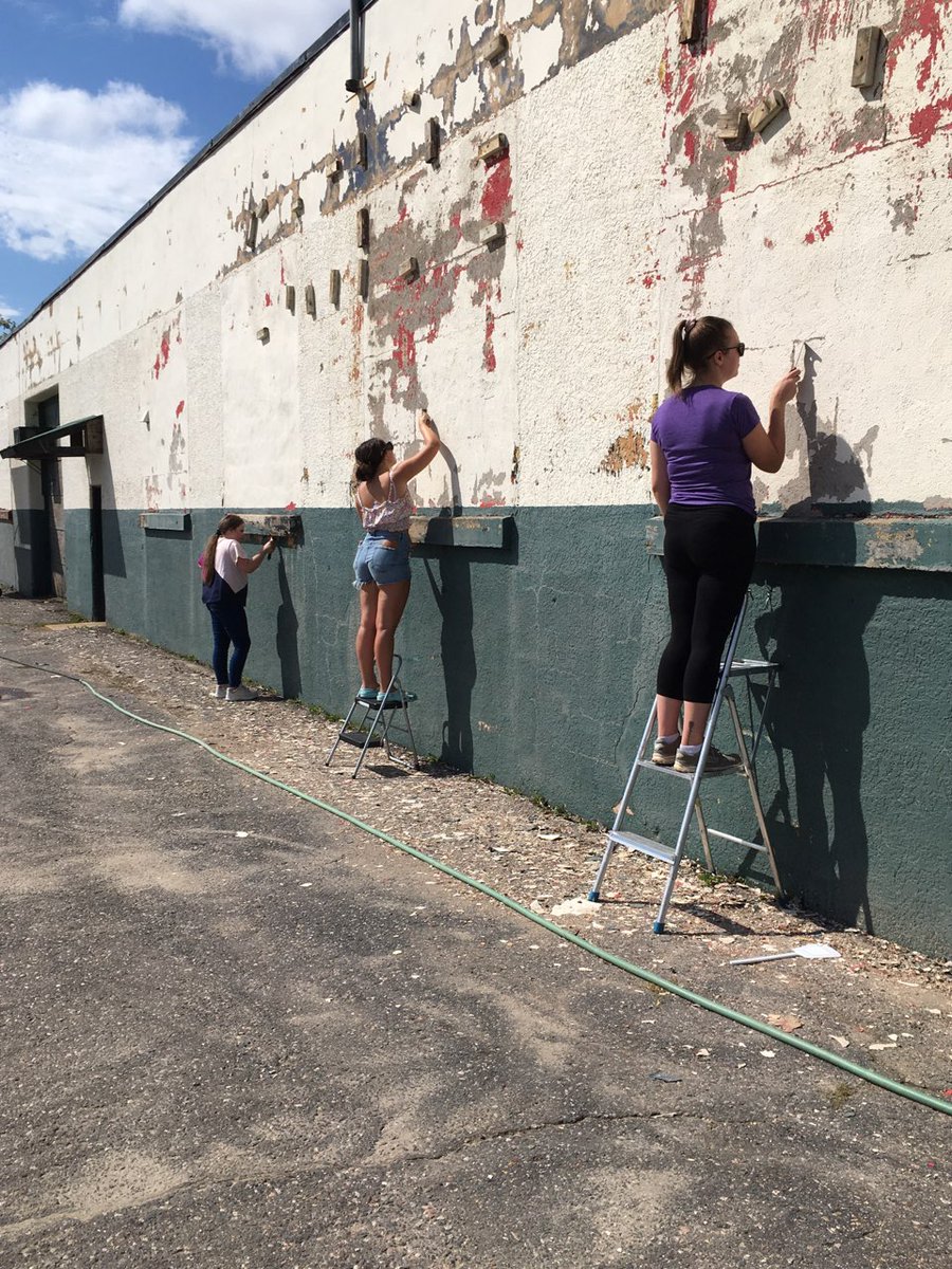 We're finally getting the outside of the building ready for a new coat of paint, and the whole family is getting involved! 

Here we have Callin (Shane's daughter), Jeremy's daughter and Noah's daughter a giving a hand. Good job ladies! 😀